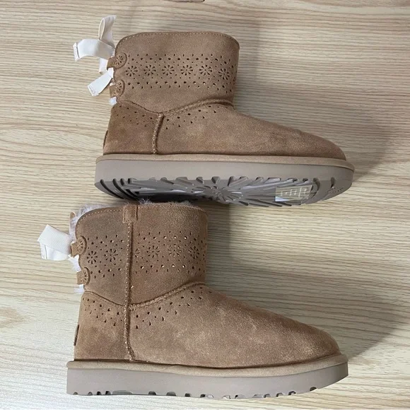 Ugg boots Dae Sunshine Perf women’s 7 brown bootie ribbon - Picture 5 of 10